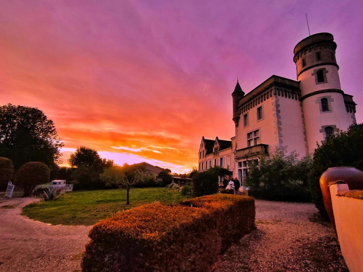 Chateau De Villeneuve - Montolieu Exterior photo
